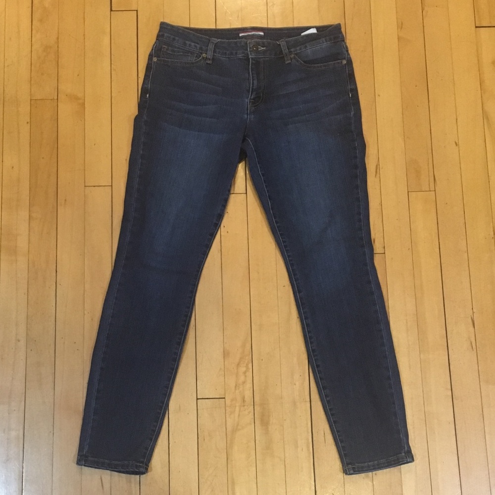 Dark Wash Tommy Hilfiger Mid rise Jeans